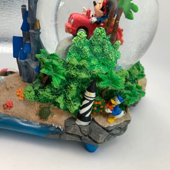 RARE Disney Mickey & Minnie 'Good Old Summertime' Musical Snowglobe' - Picture 12 of 17